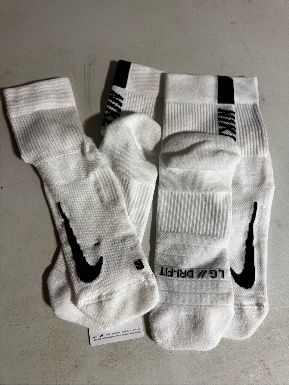 Nike White and Black Athletic Crew Socks - 2 Pairs